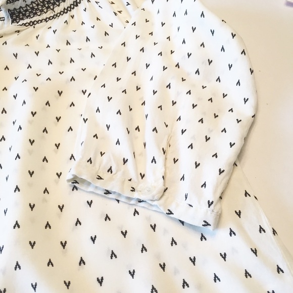 Charming Charlie Peasant Style Top Size M - Picture 8 of 8